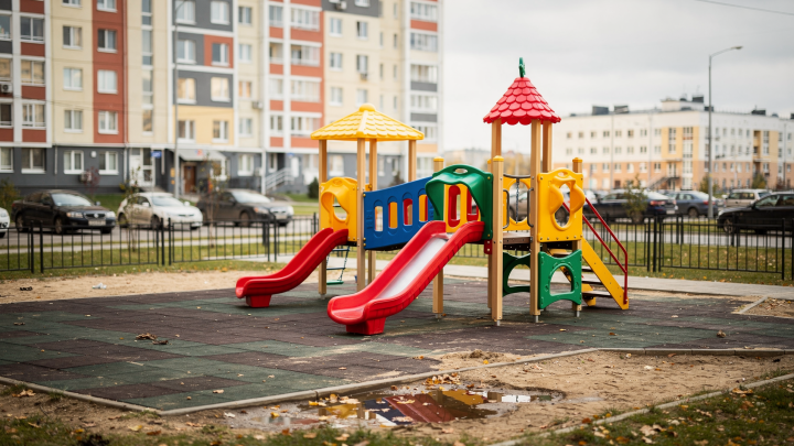 Пластиковые игровые комплексы для улицы: плюсы и минусы